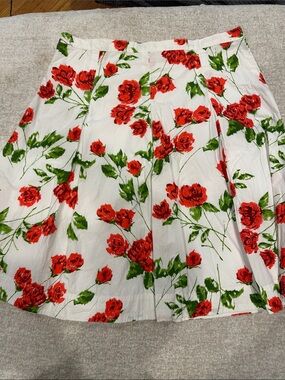 Isaac Mizrahi White Skirt with Red Rose Print